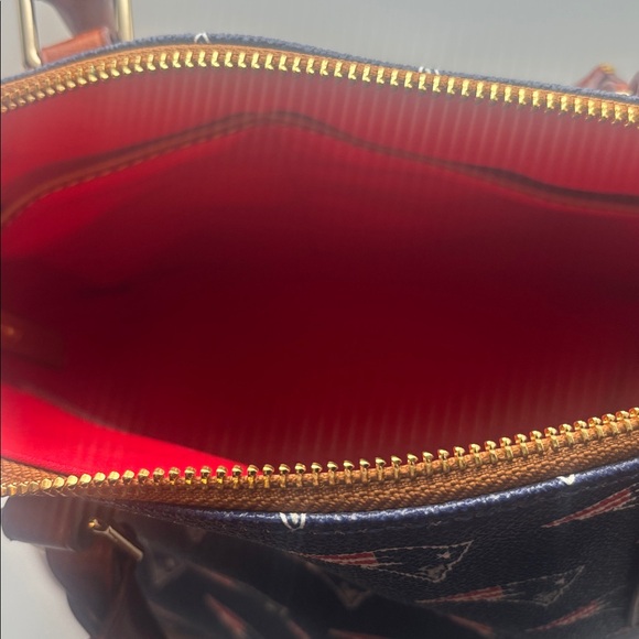 Dooney & Bourke NFL New England Patriots Charli Satchel, excellent condition - Picture 12 of 14